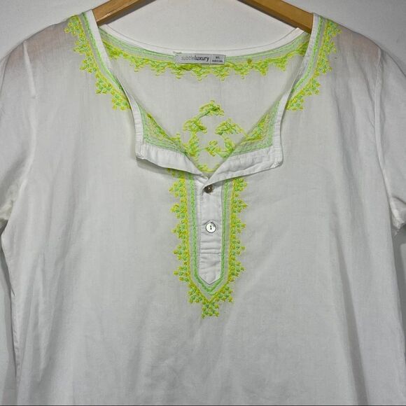 Subtle Luxury White and Green Boyfriend Shirt - Picture 11 of 12